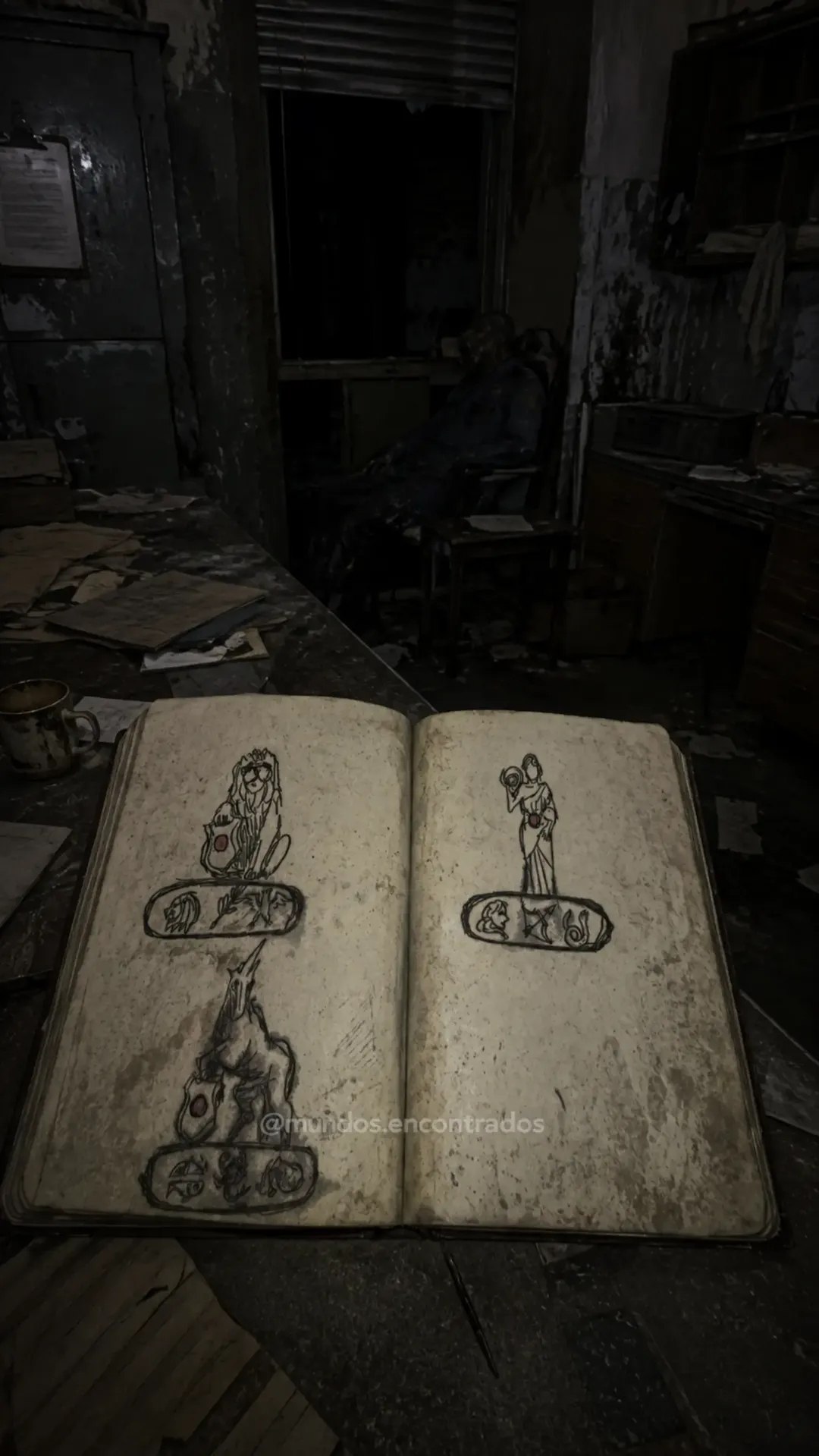 Libro abierto con ilustraciones sobre una mesa